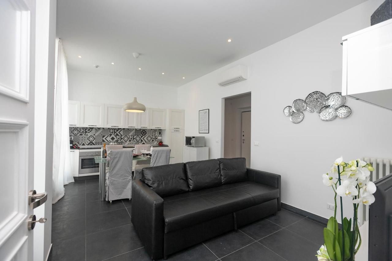 Real Italian Estate - Luxury Black&White Генуя Екстер'єр фото