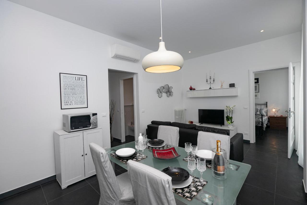Real Italian Estate - Luxury Black&White Генуя Екстер'єр фото